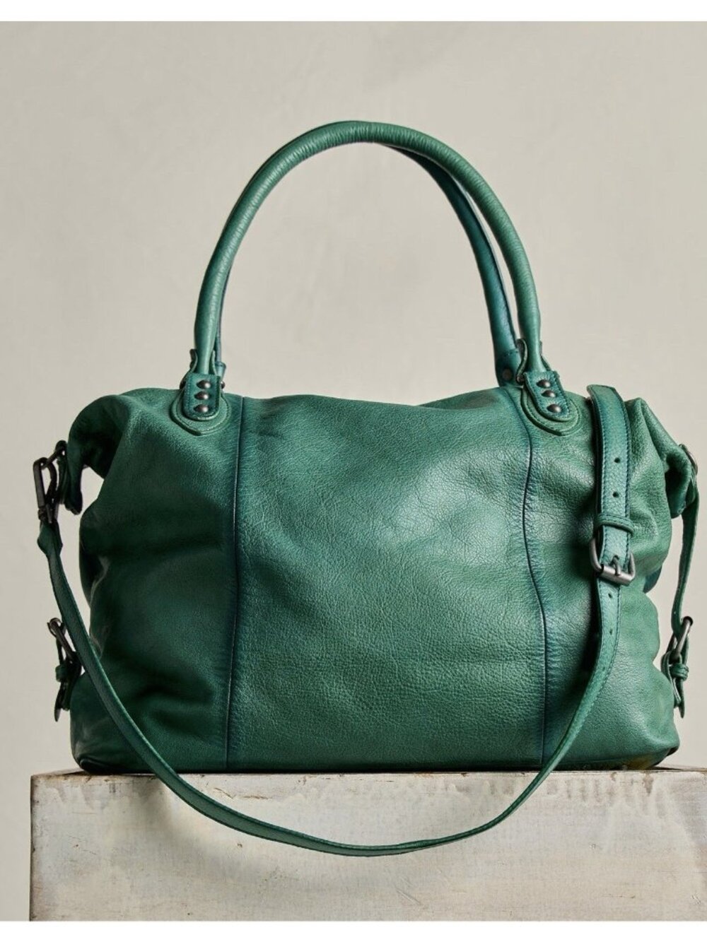 Free People We The Free Emerson Tote Bag Wash Greenery Leather NWT - Picture 2 of 11